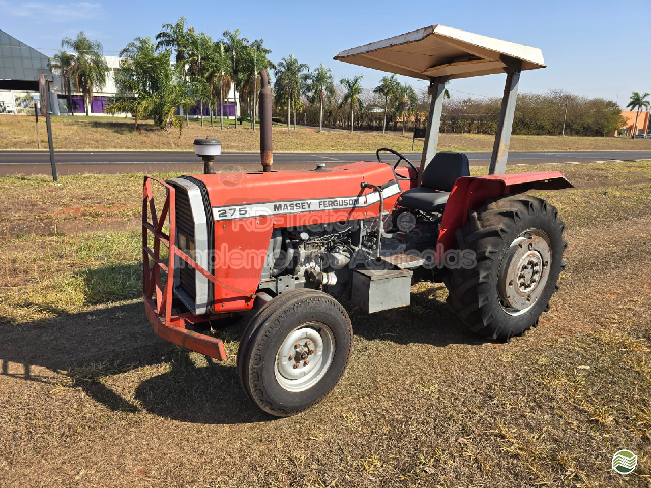 TRATOR MASSEY FERGUSON MF 275 Tração 4x2 RD Tratores - Itapolis ITAPOLIS SÃO PAULO SP